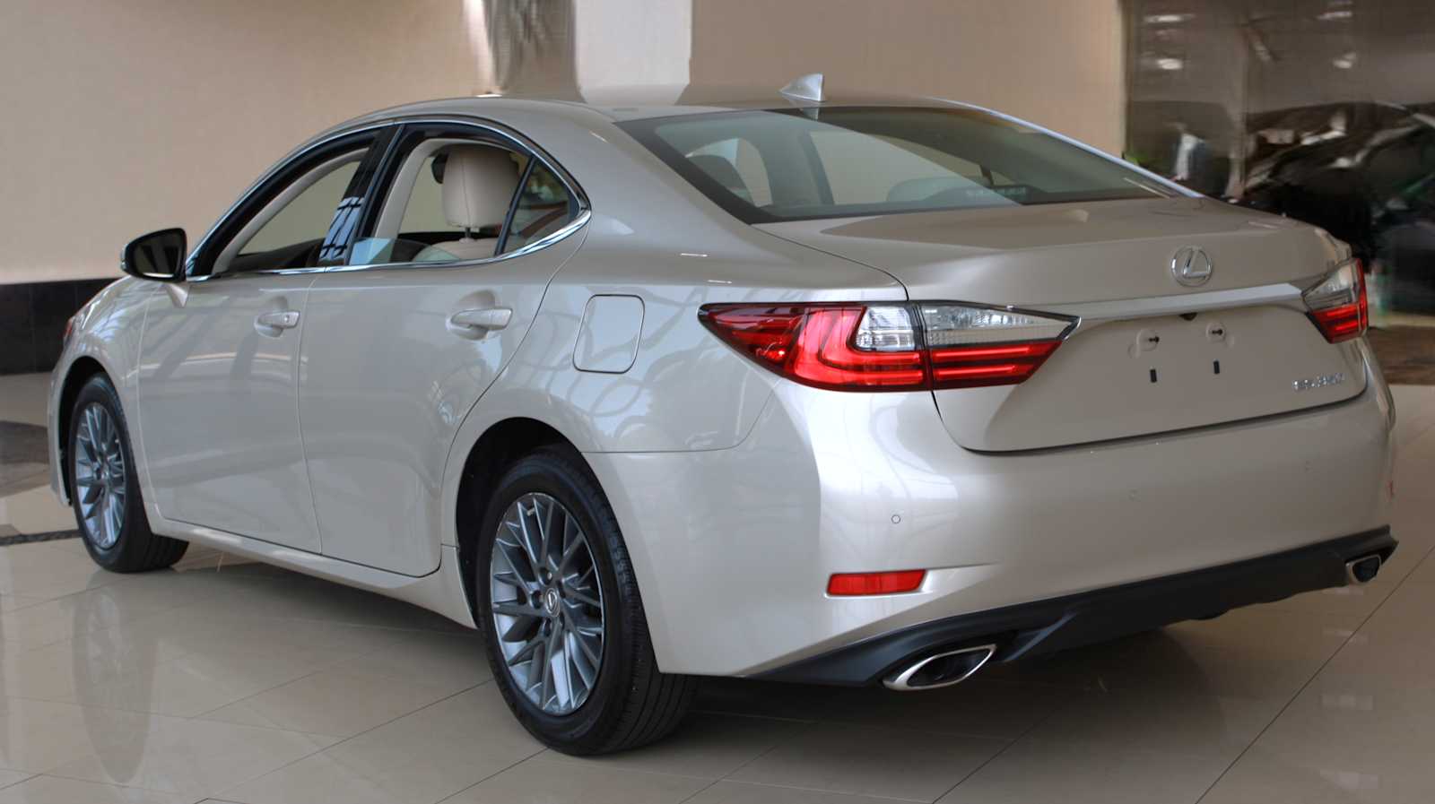 used 2018 Lexus ES 350 car, priced at $28,798