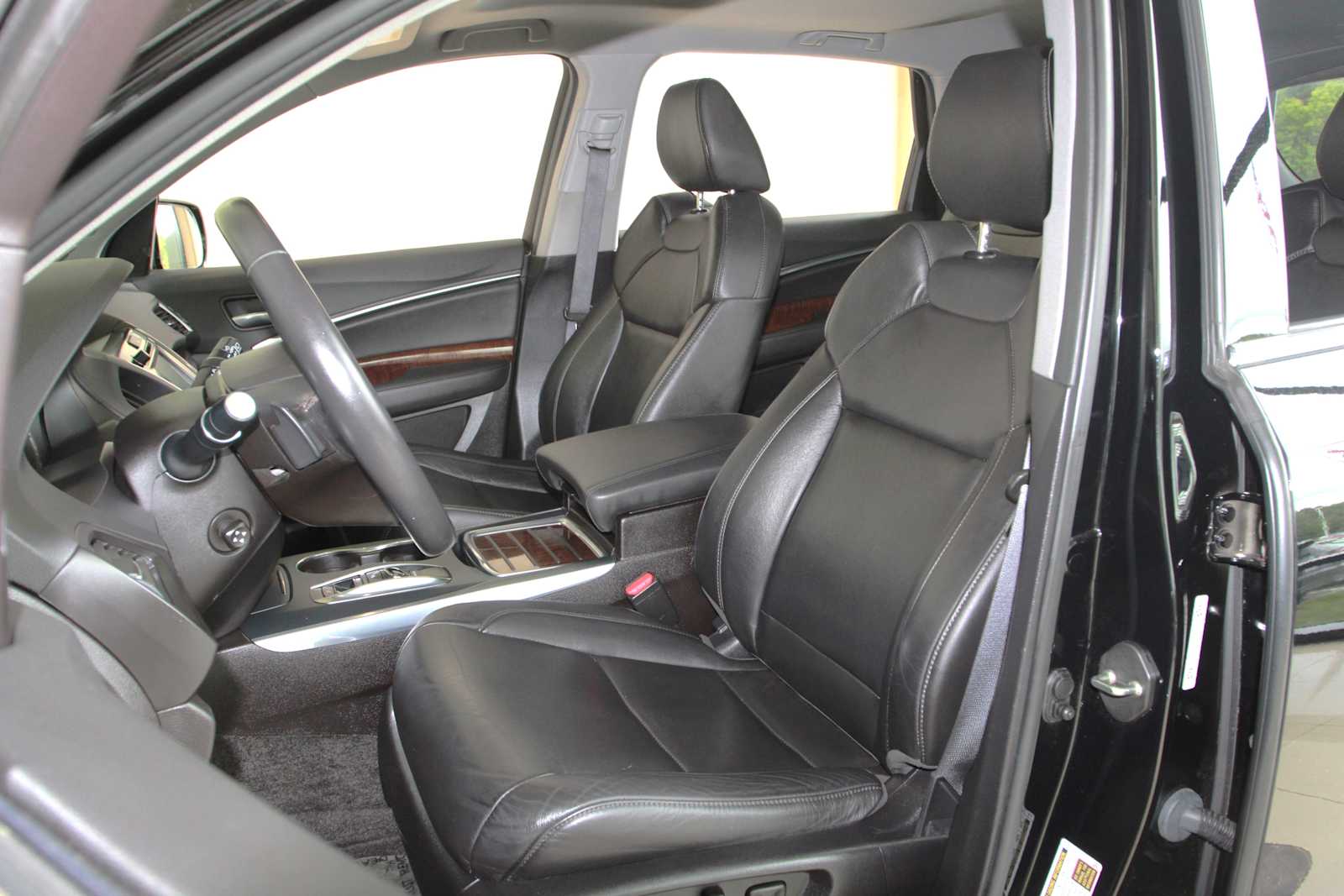 used 2018 Acura MDX car, priced at $24,998