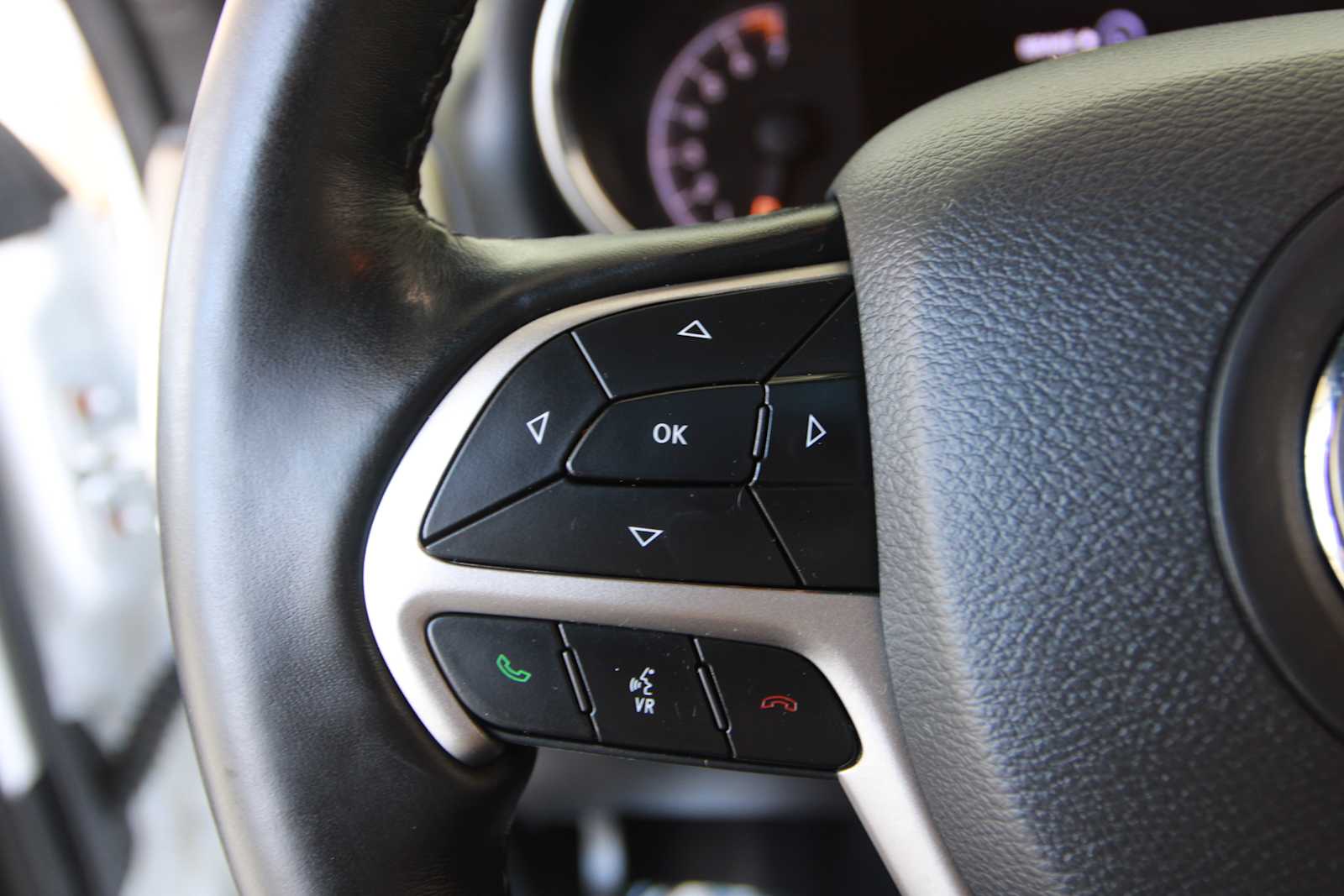 used 2020 Jeep Grand Cherokee car, priced at $27,998