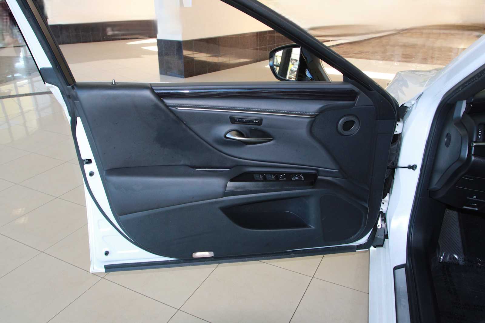 used 2020 Lexus ES 350 car, priced at $31,798
