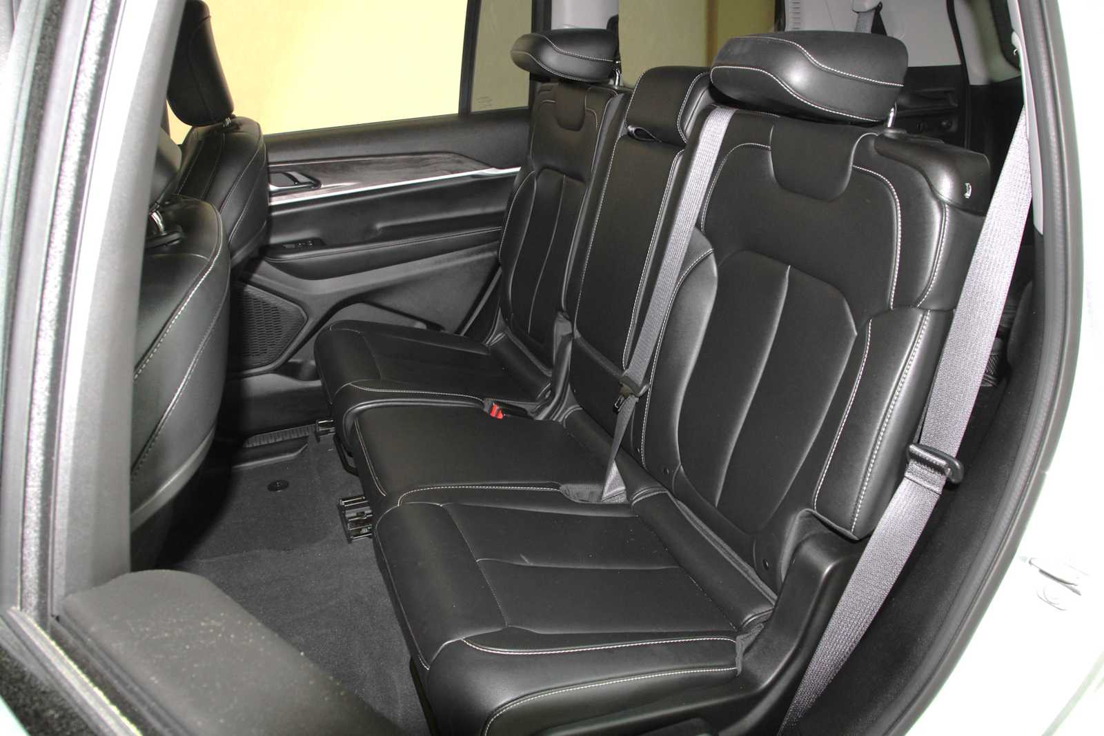 used 2023 Jeep Grand Cherokee L car, priced at $34,998