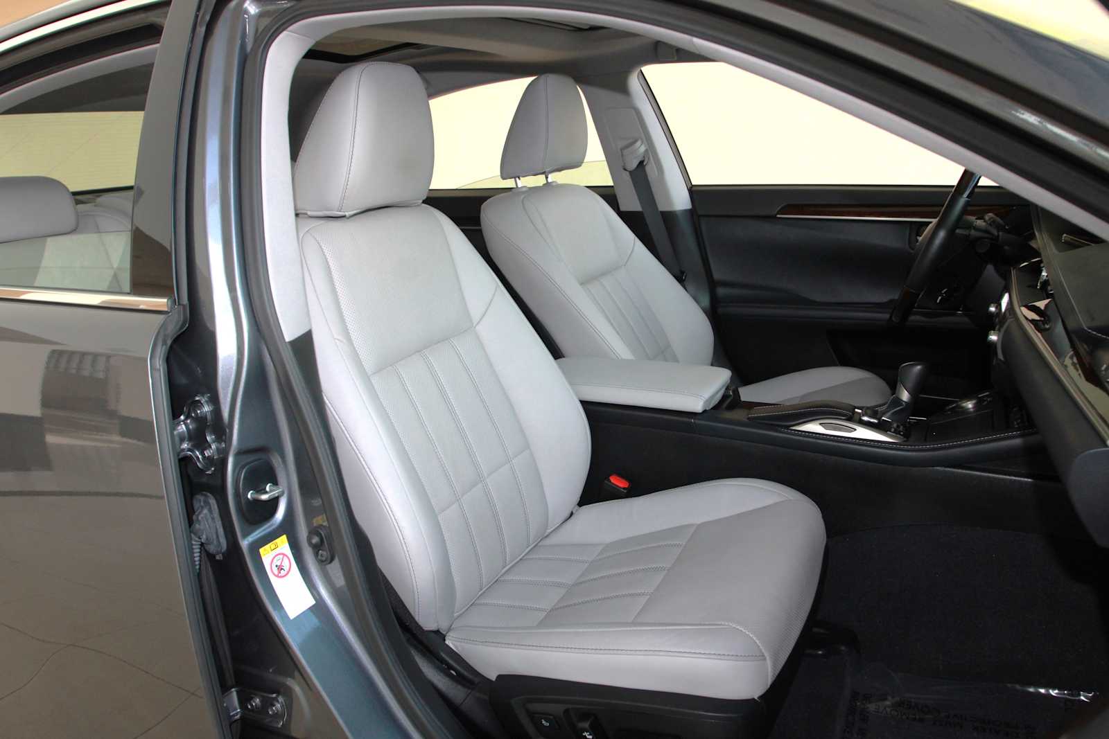 used 2018 Lexus ES 350 car, priced at $27,998