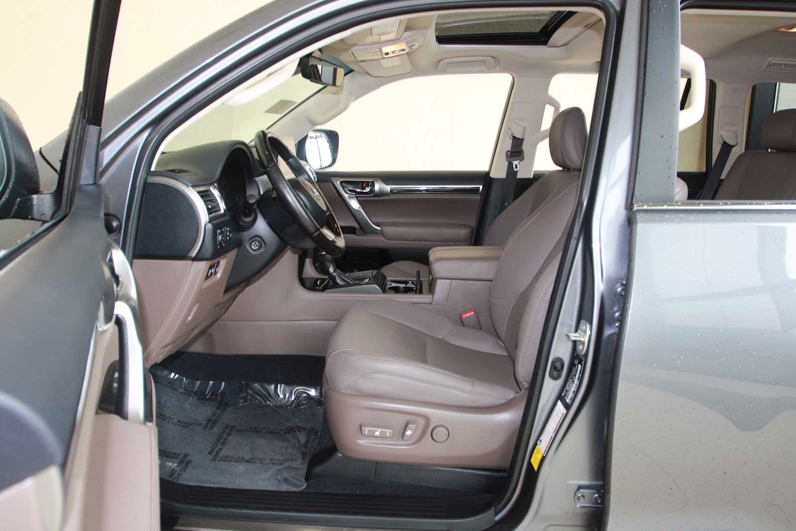 used 2022 Lexus GX 460 car, priced at $52,998