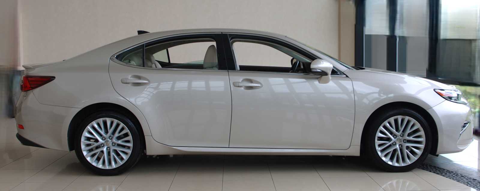 used 2016 Lexus ES 350 car, priced at $14,998