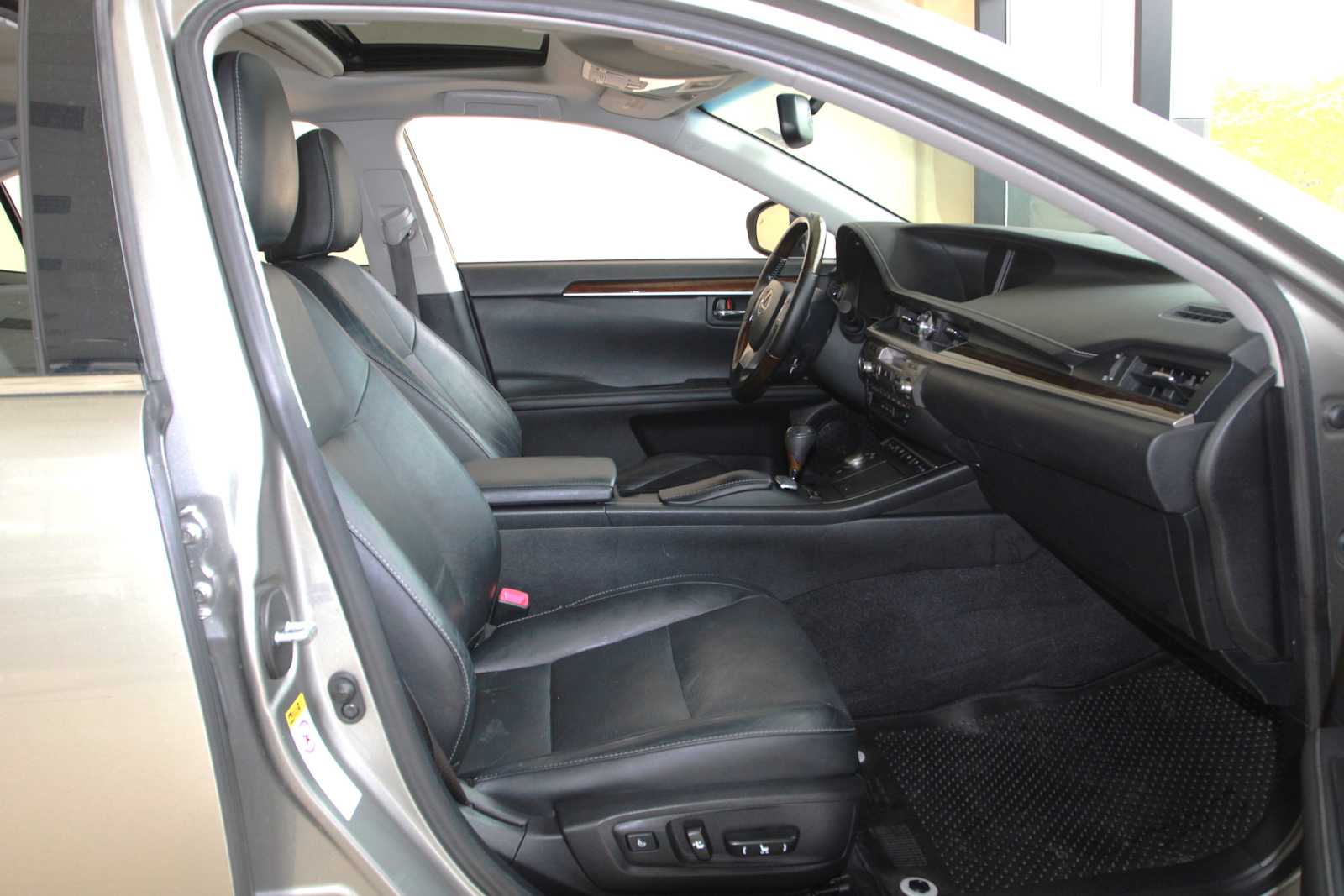used 2015 Lexus ES 350 car, priced at $14,998