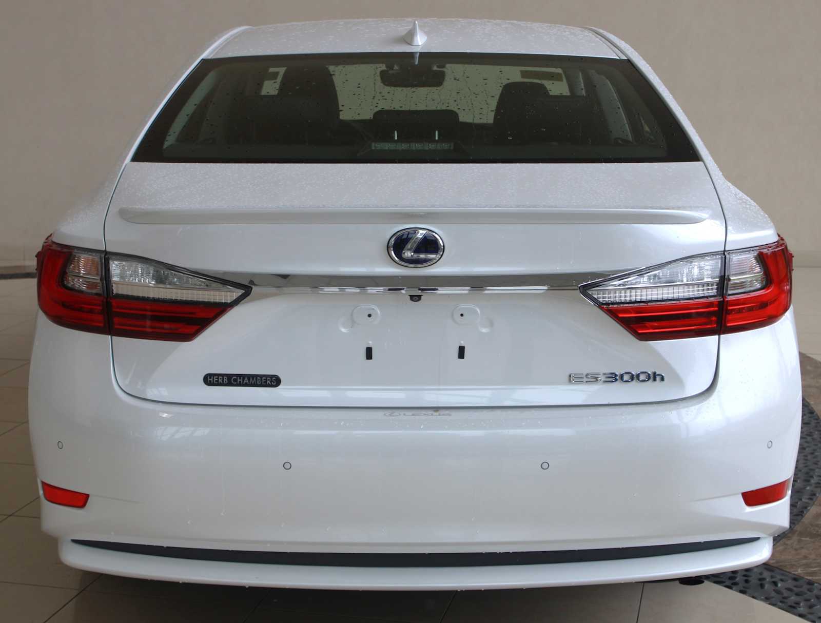 used 2017 Lexus ES 300h car, priced at $25,998