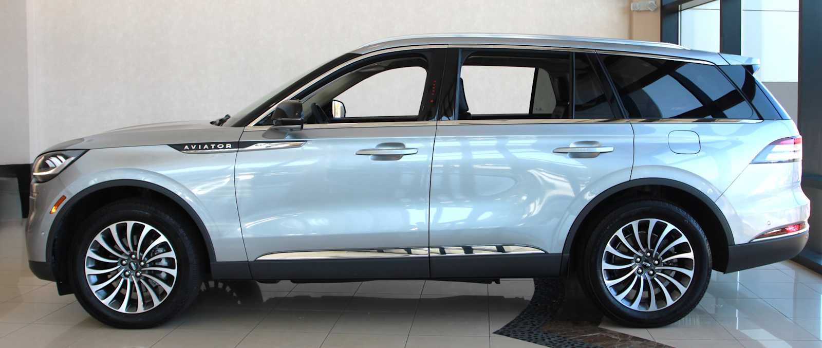 used 2023 Lincoln Aviator car, priced at $47,998