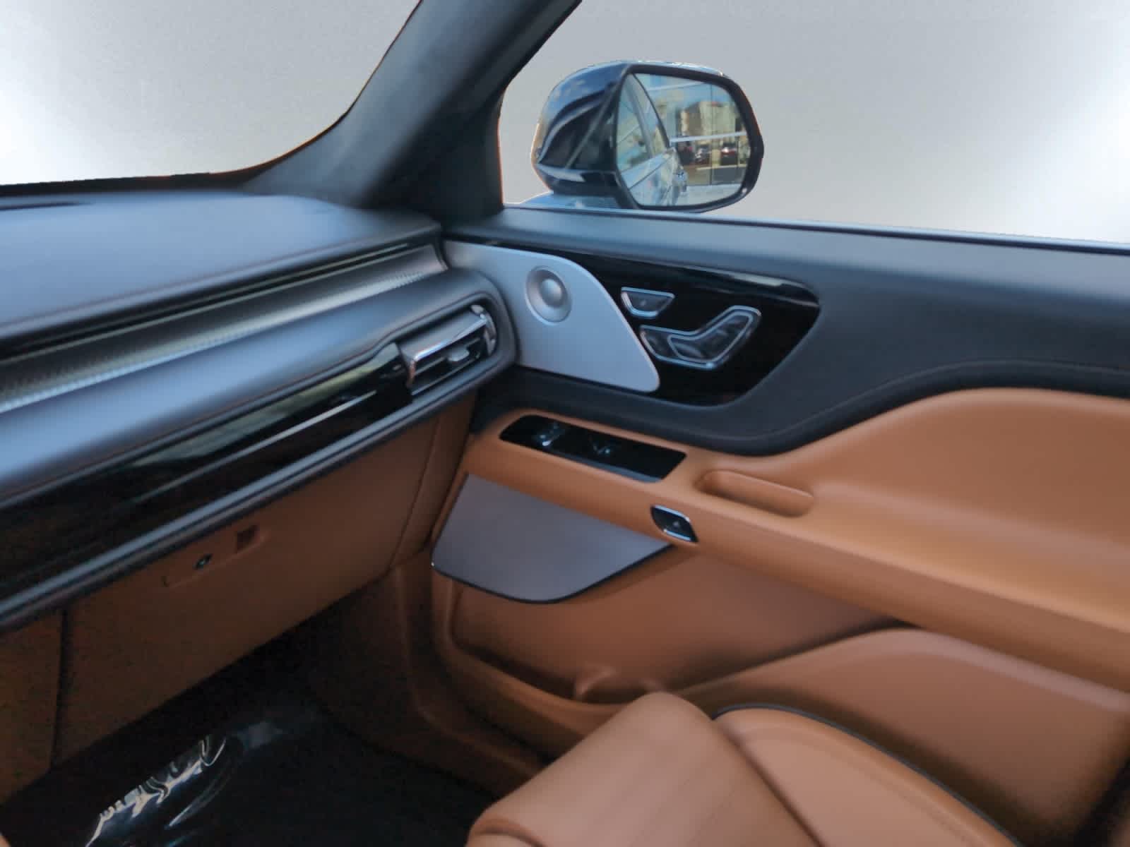 used 2025 Lincoln Aviator car, priced at $82,998