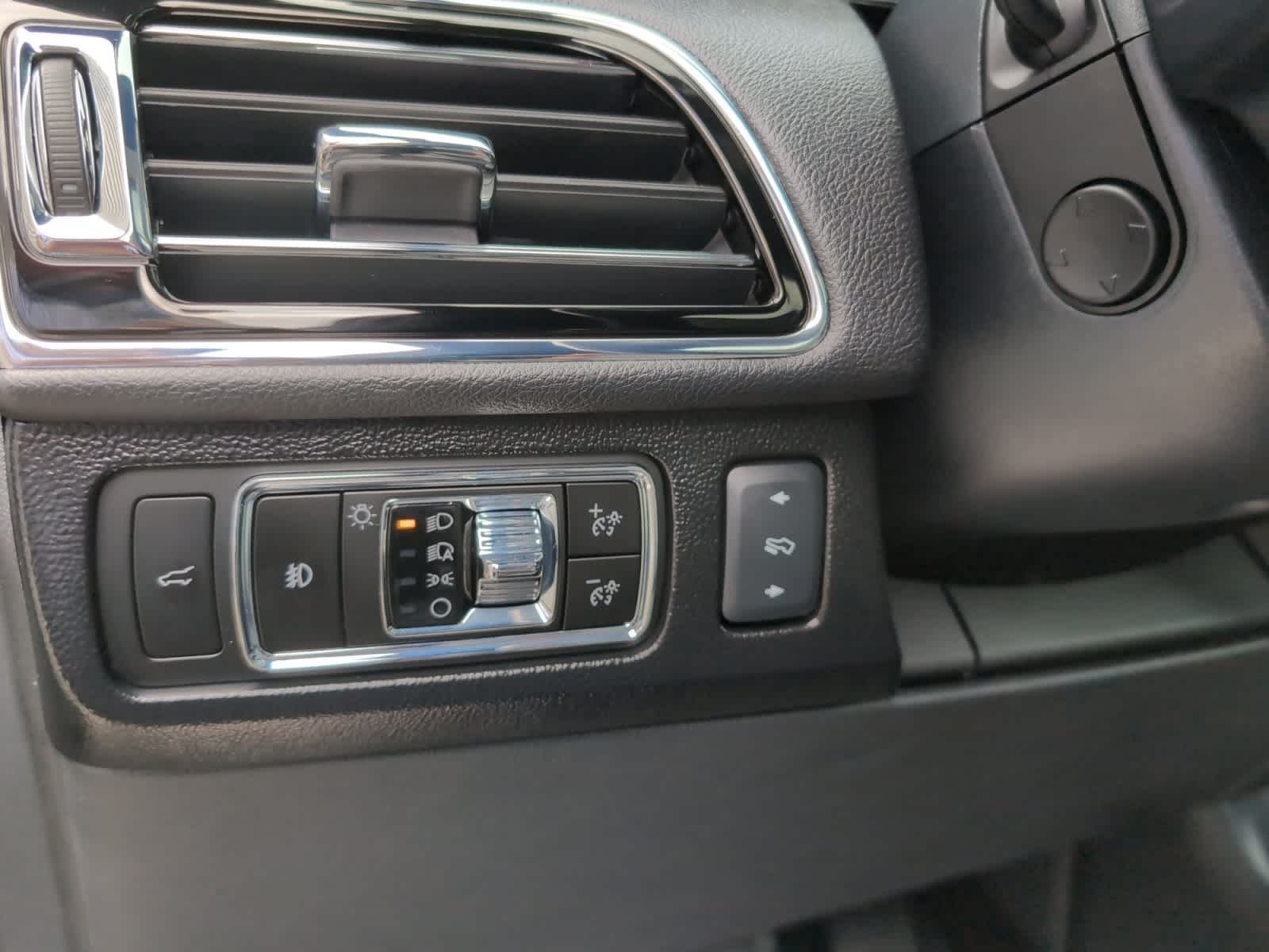 used 2024 Lincoln Navigator car, priced at $84,825