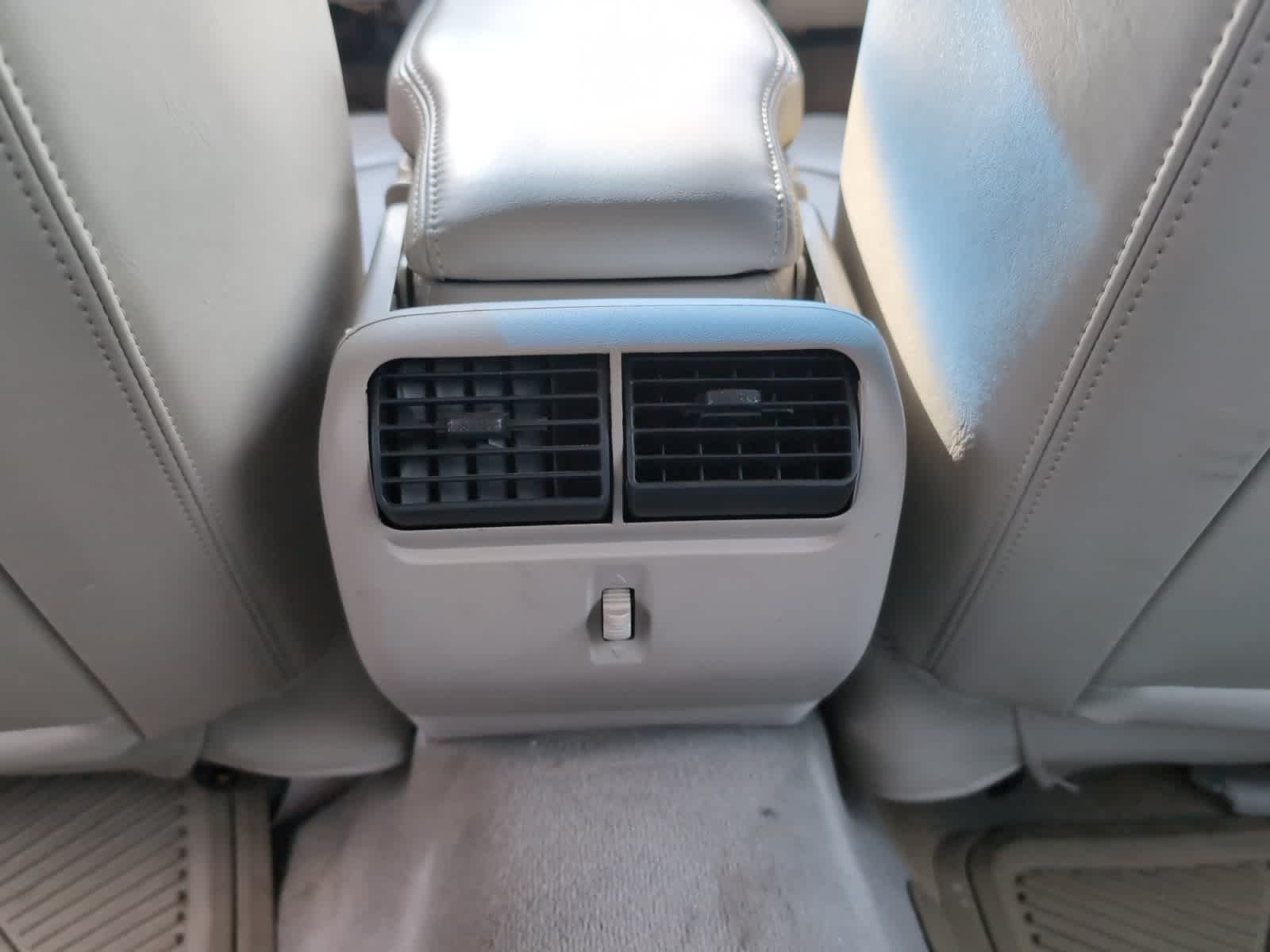 used 2010 Lincoln Town Car car, priced at $14,998