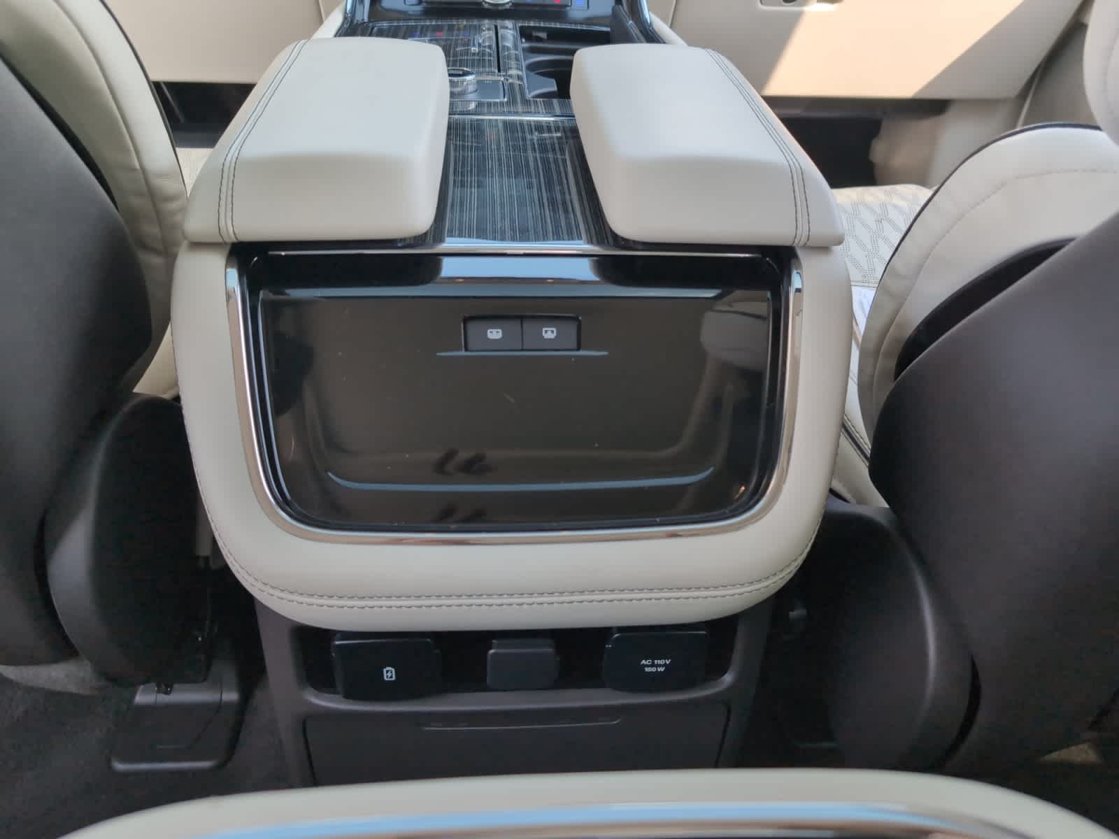 used 2023 Lincoln Navigator car, priced at $76,998