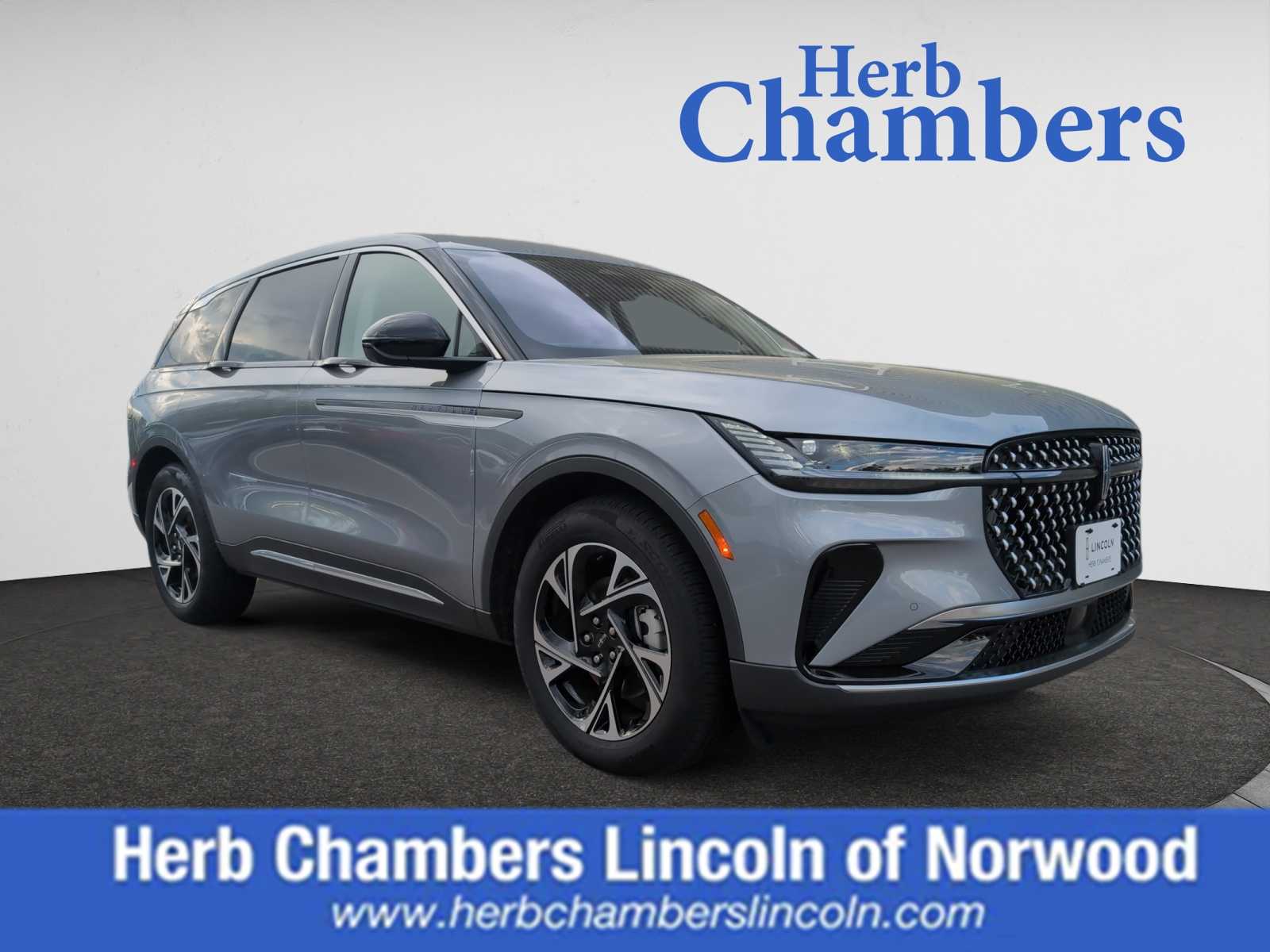 used 2025 Lincoln Nautilus car, priced at $61,898