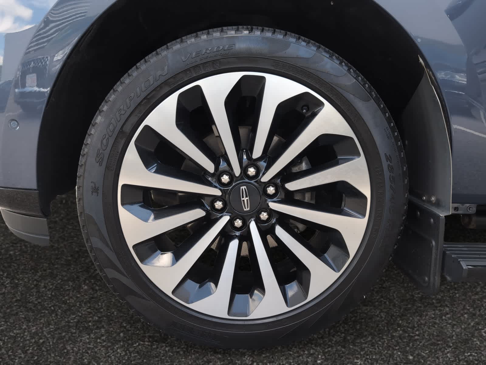 used 2022 Lincoln Navigator car, priced at $61,998