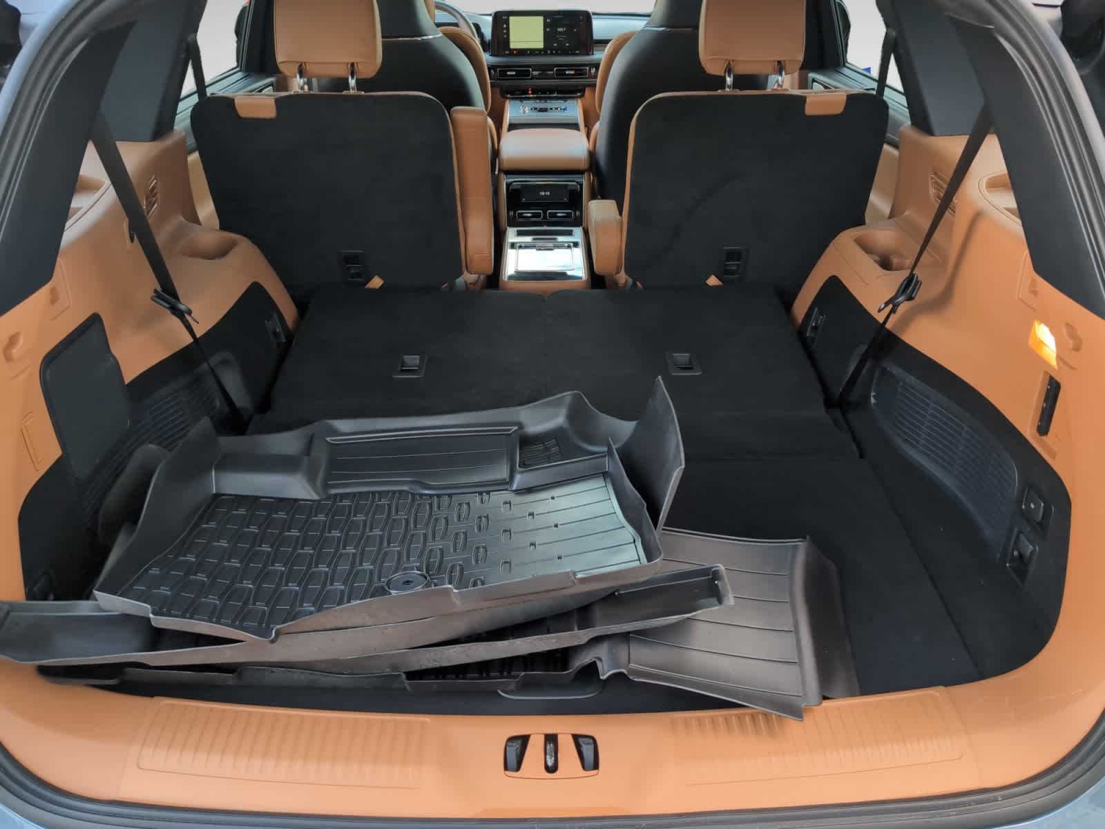 used 2025 Lincoln Aviator car, priced at $82,998