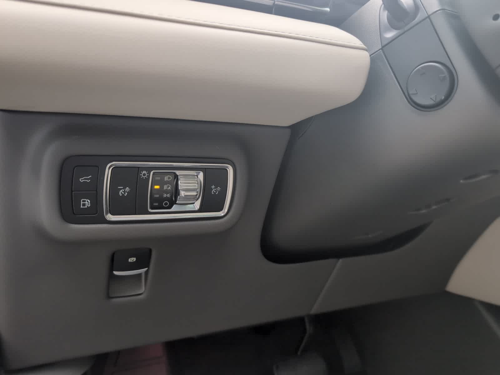 used 2025 Lincoln Nautilus car, priced at $61,998