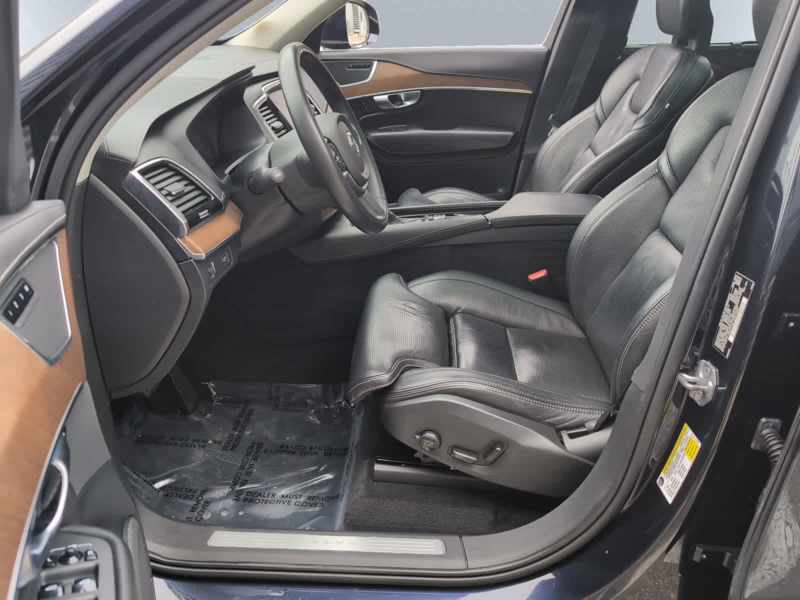 used 2017 Volvo XC90 car, priced at $20,998