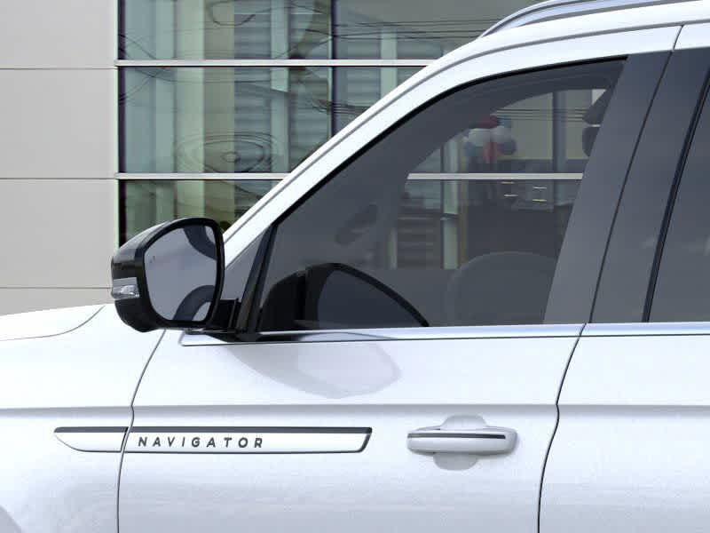 new 2025 Lincoln Navigator car, priced at $109,300