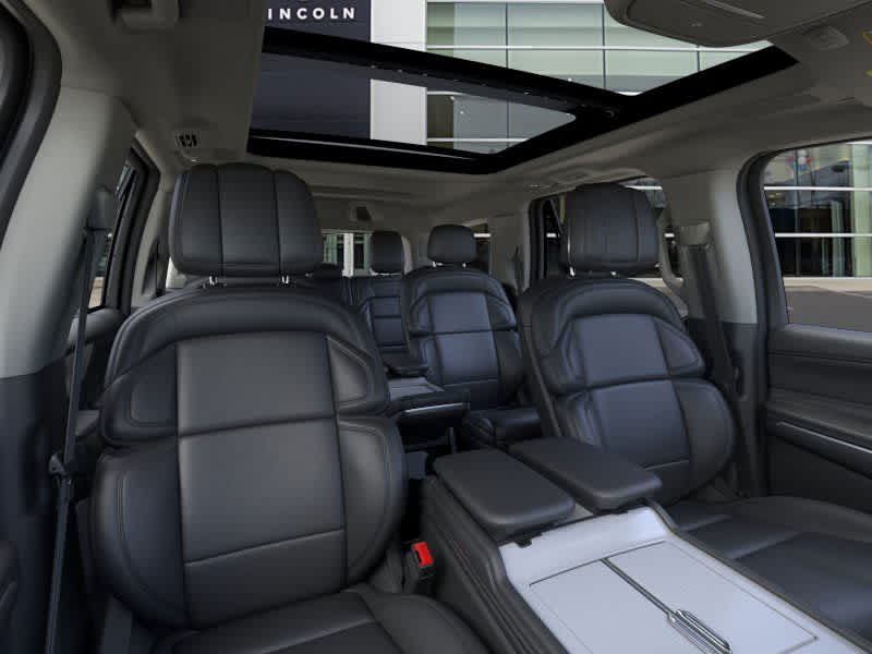 new 2025 Lincoln Navigator car, priced at $109,300