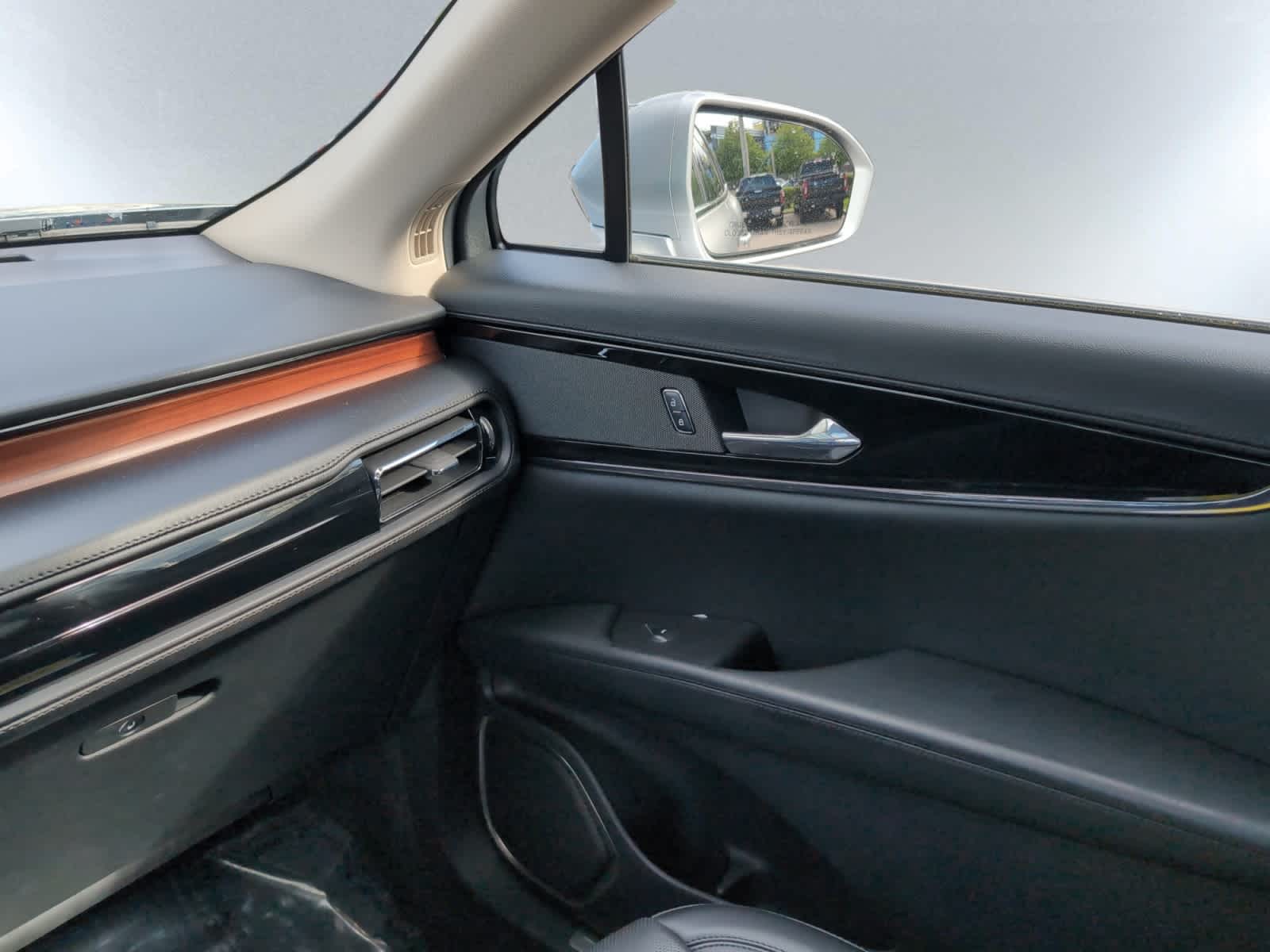 used 2022 Lincoln Nautilus car, priced at $38,998