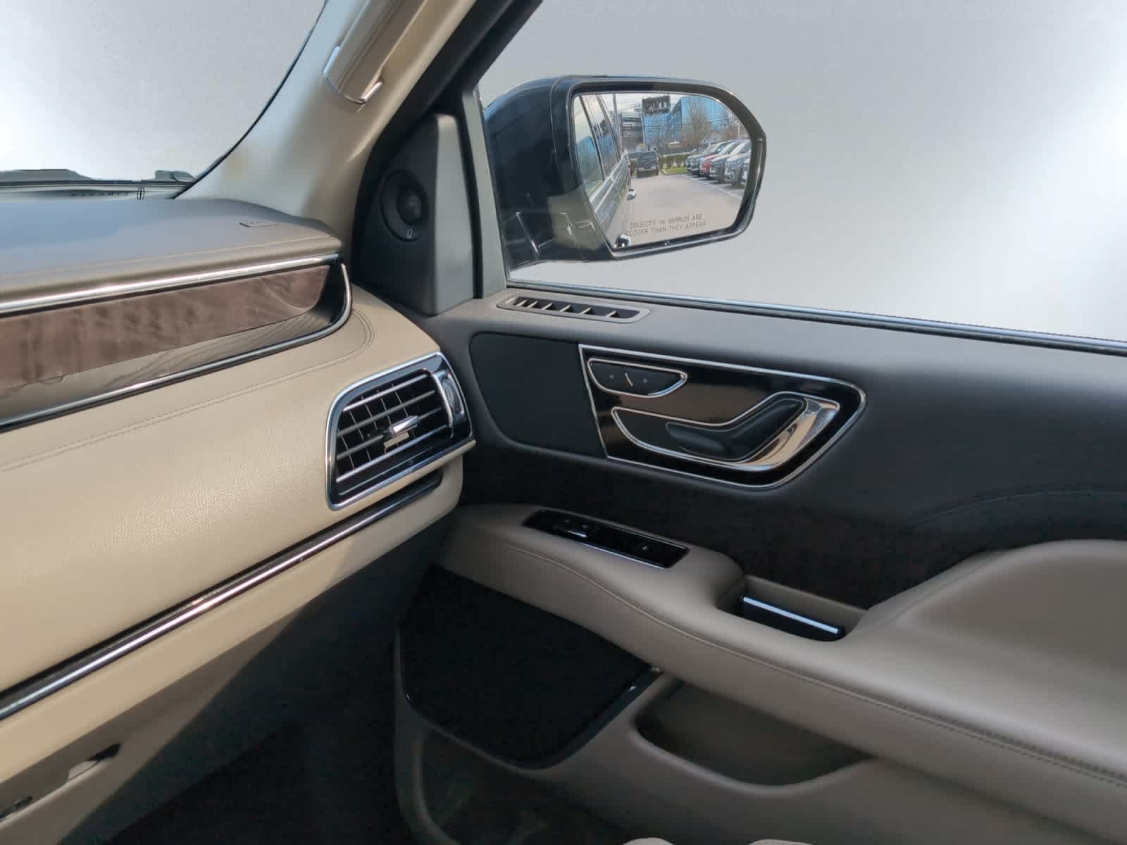 used 2022 Lincoln Navigator car, priced at $63,998