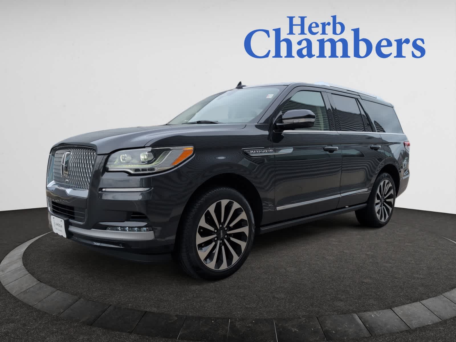 used 2022 Lincoln Navigator car, priced at $59,998