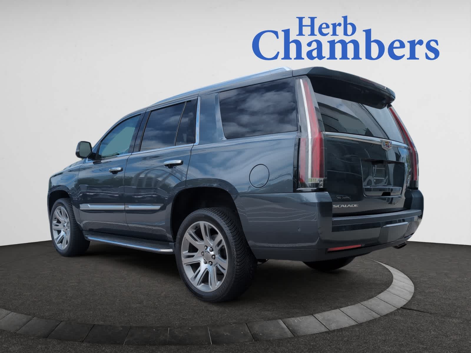 used 2020 Cadillac Escalade car, priced at $45,998