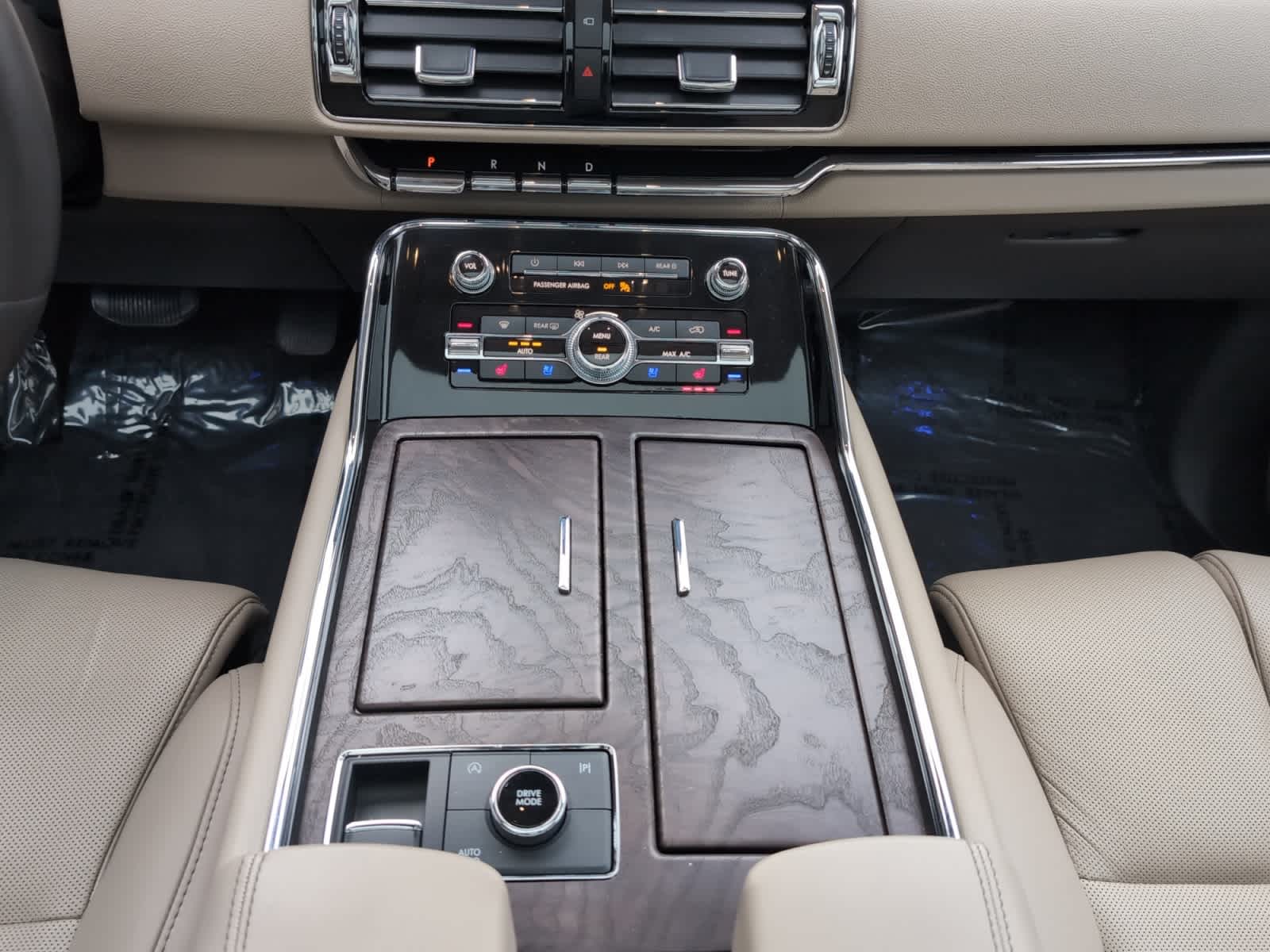 used 2022 Lincoln Navigator car, priced at $59,998
