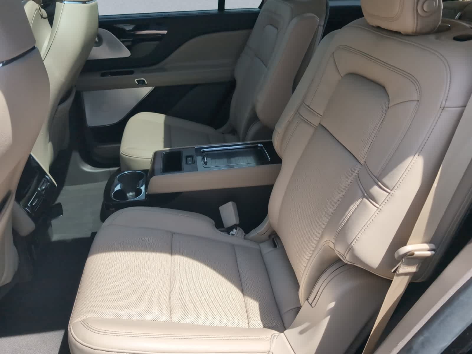 used 2020 Lincoln Aviator car, priced at $38,998