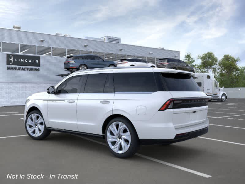 new 2025 Lincoln Navigator car, priced at $109,300