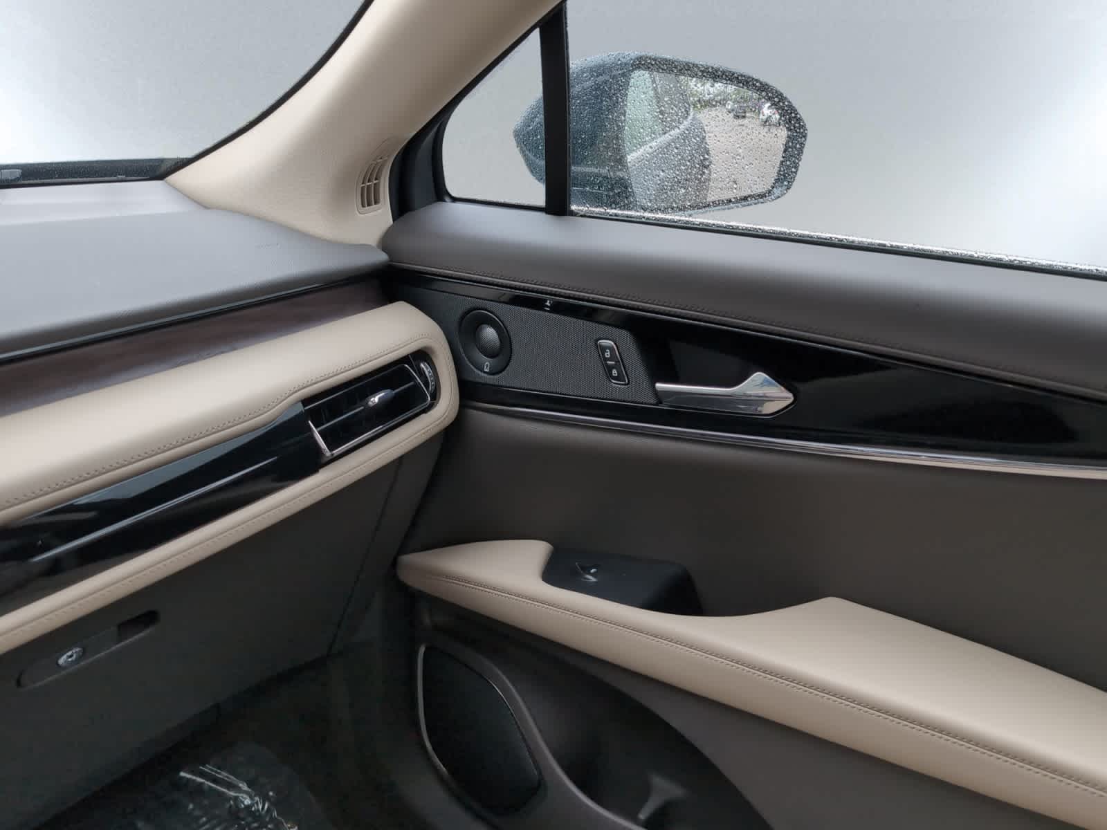 used 2023 Lincoln Nautilus car, priced at $42,998