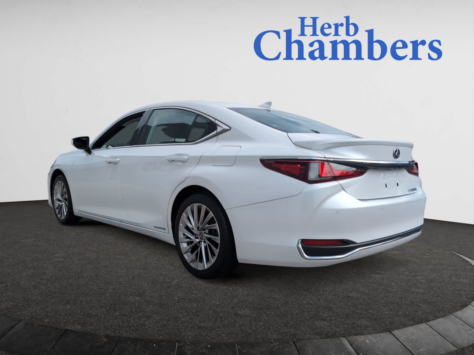used 2021 Lexus ES 300h car, priced at $32,998