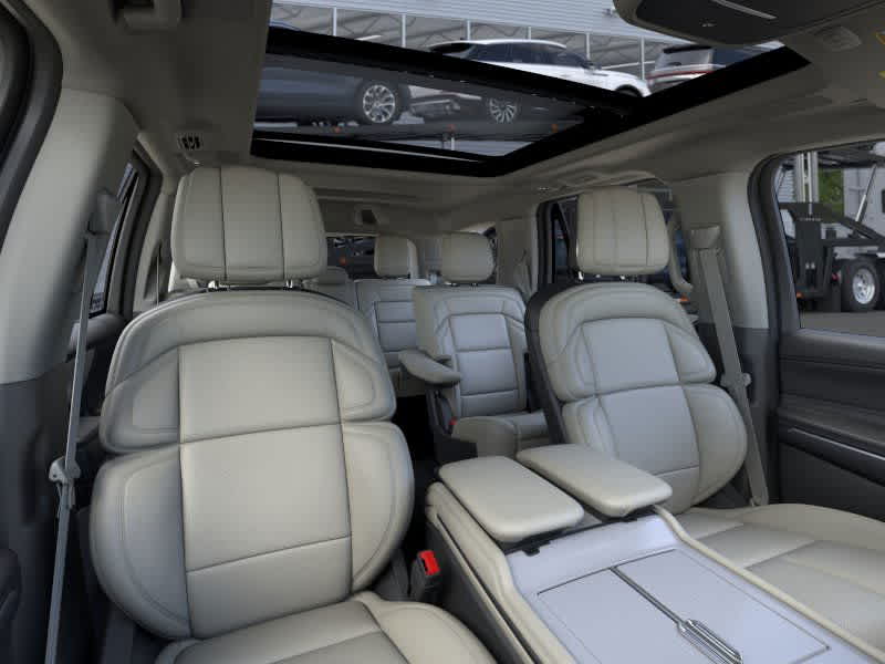 new 2025 Lincoln Navigator car, priced at $102,985