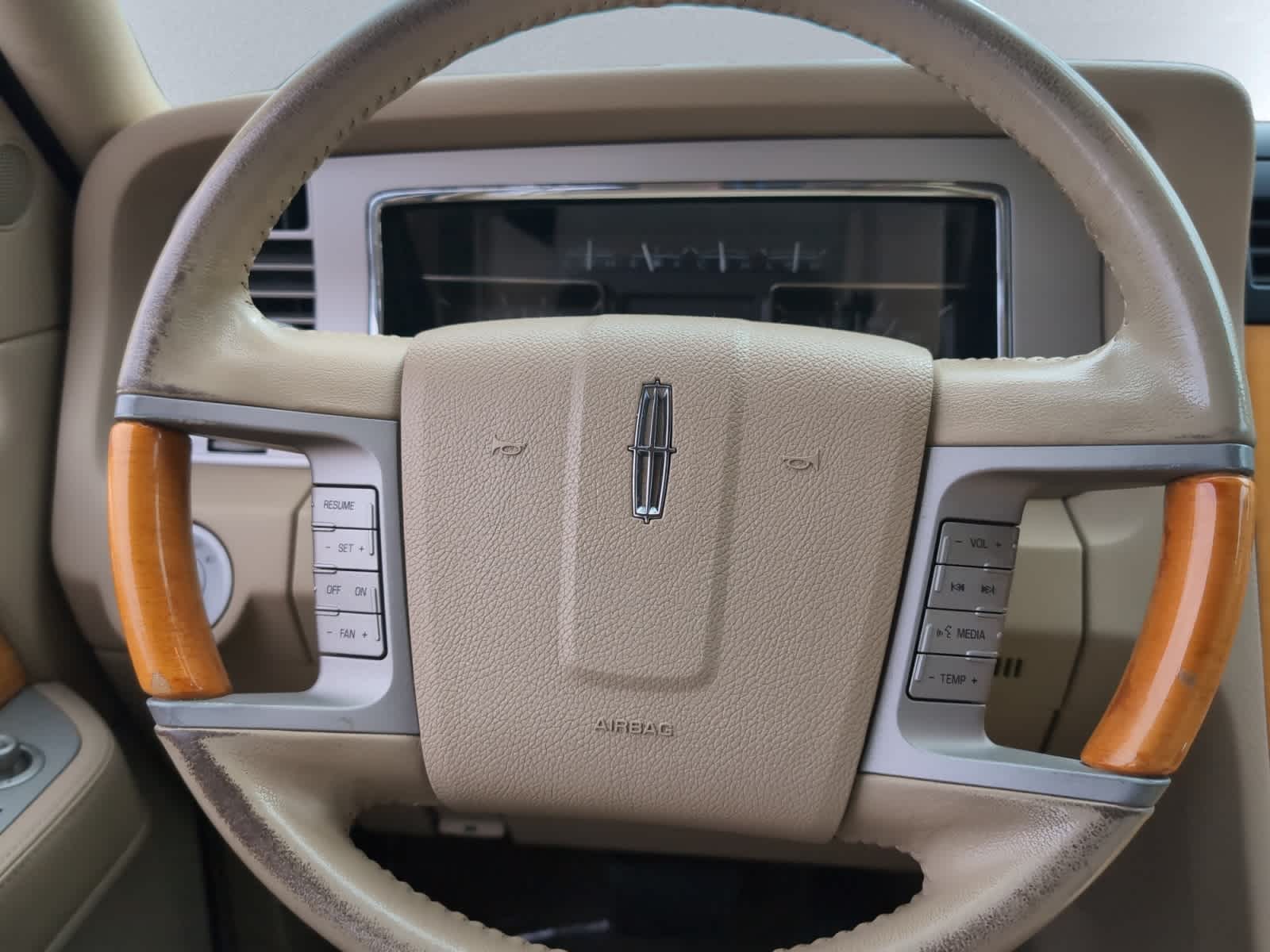 used 2007 Lincoln Navigator L car, priced at $12,998