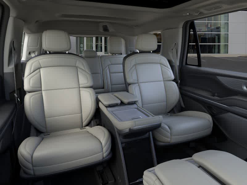 new 2025 Lincoln Navigator car, priced at $109,395