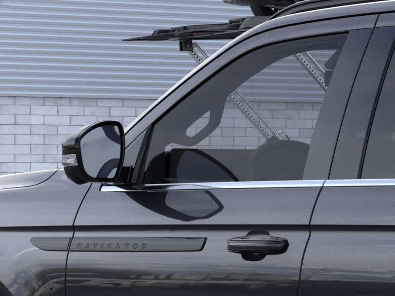 new 2025 Lincoln Navigator car, priced at $106,685