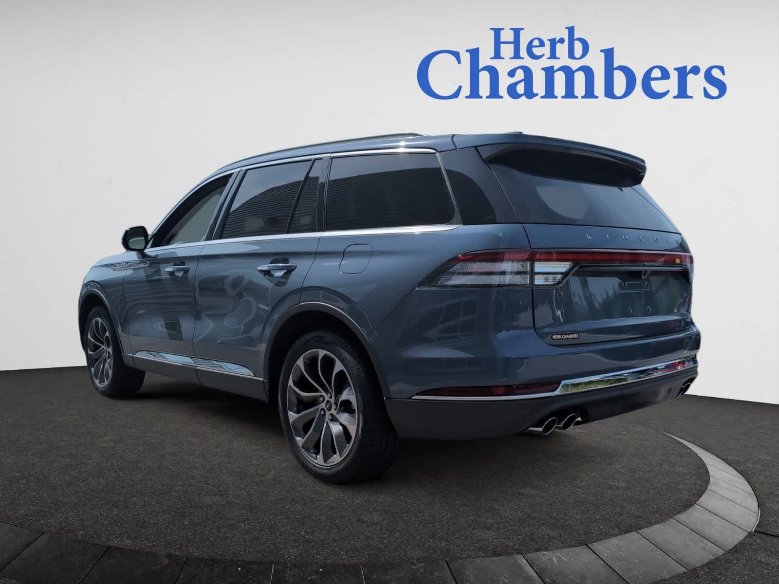 used 2025 Lincoln Aviator car, priced at $72,998