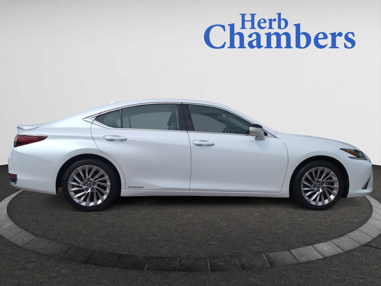 used 2021 Lexus ES 300h car, priced at $32,998