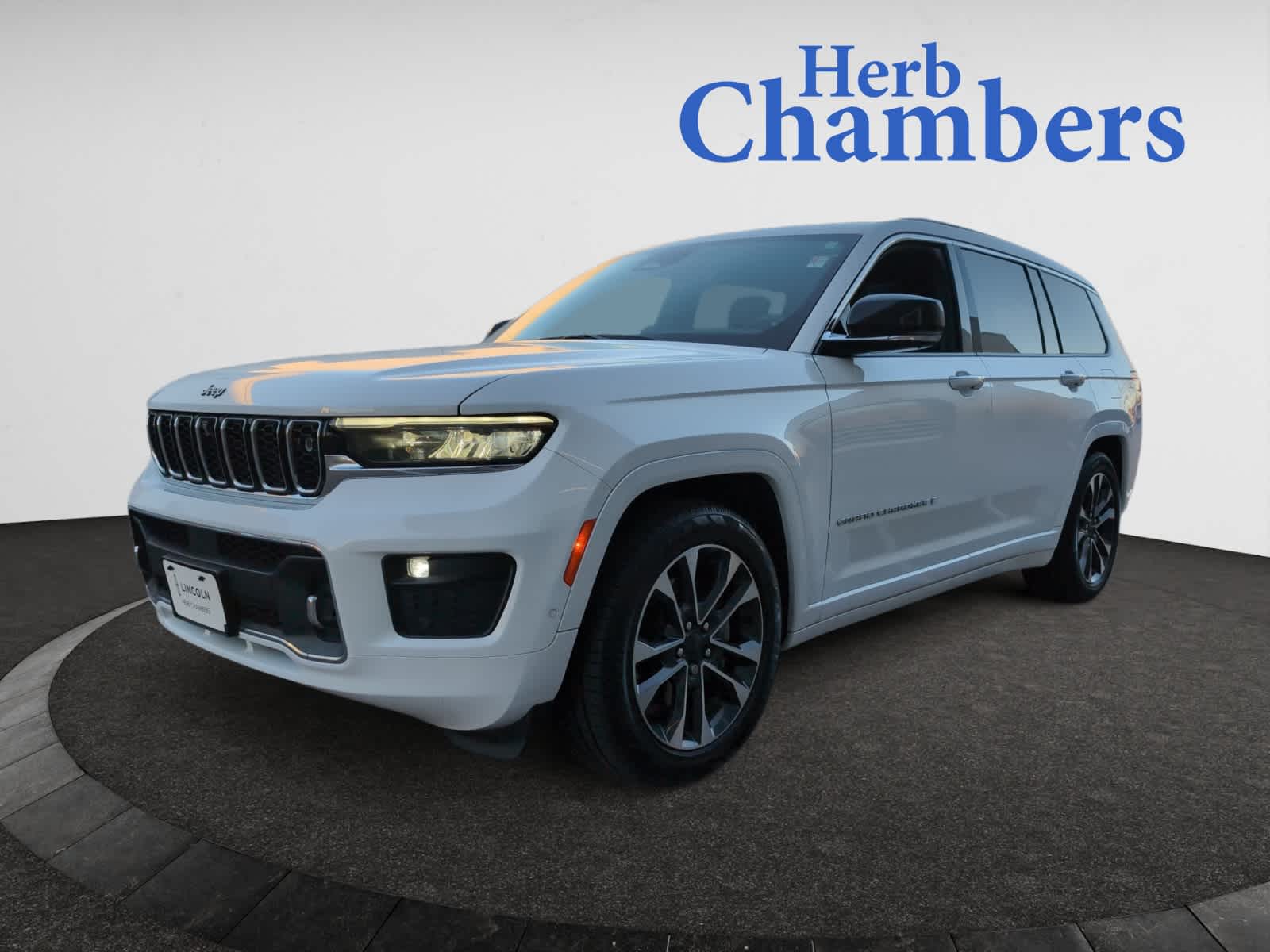 used 2022 Jeep New Grand Cherokee car, priced at $35,998