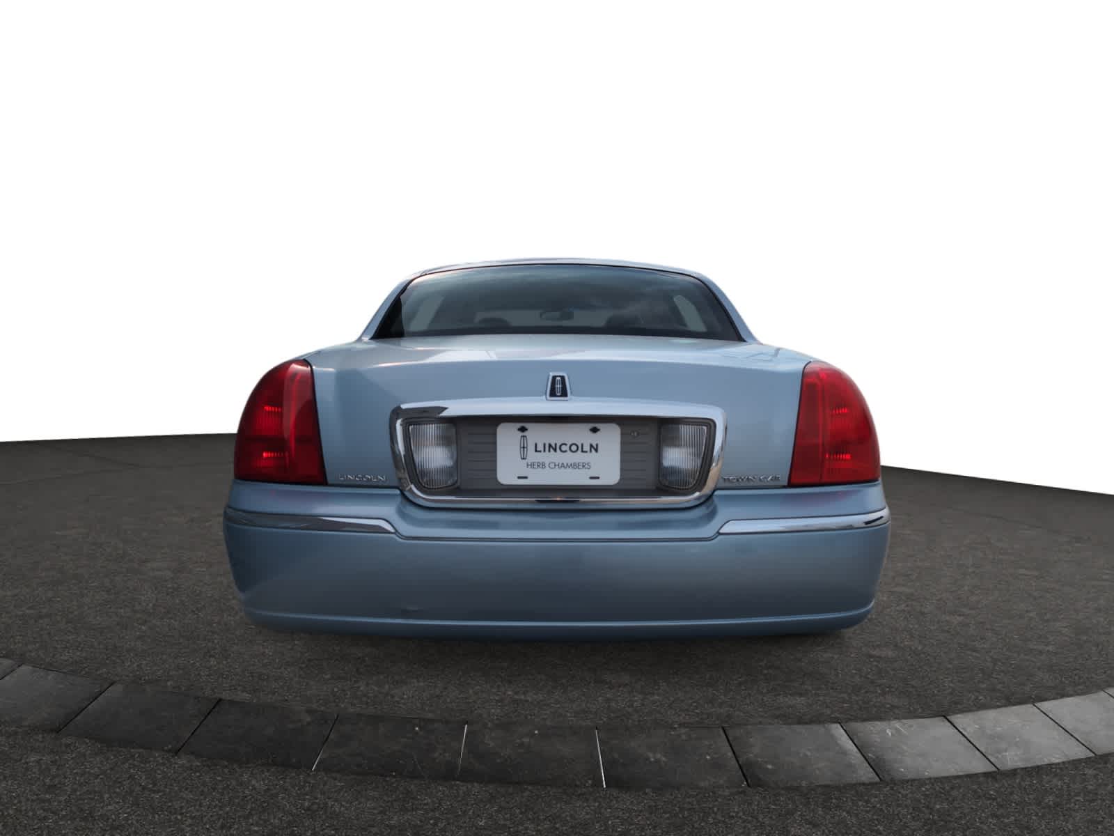 used 2010 Lincoln Town Car car, priced at $14,998