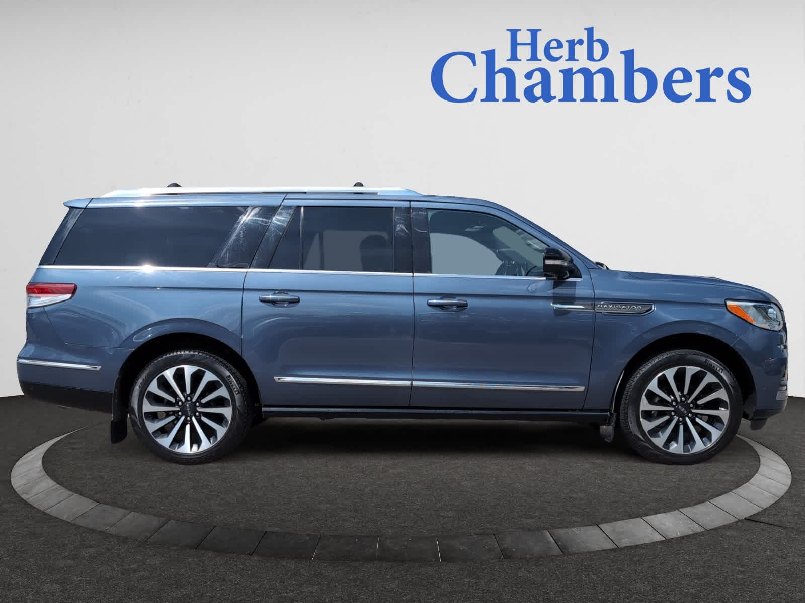 used 2022 Lincoln Navigator car, priced at $61,998