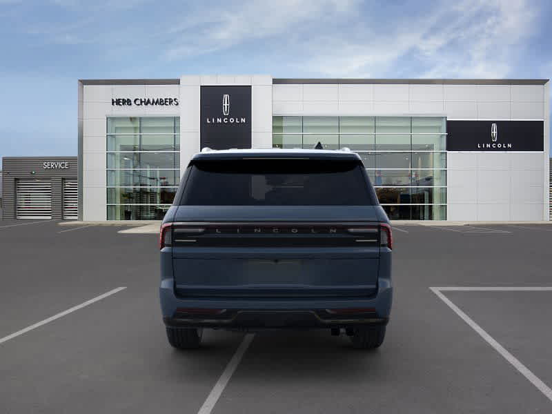 new 2025 Lincoln Navigator car, priced at $109,395