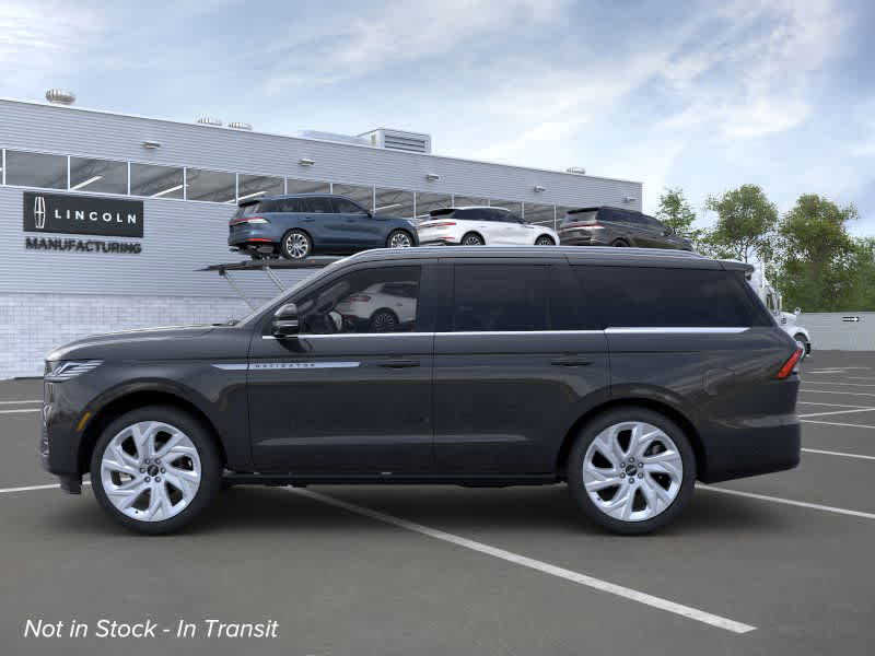 new 2025 Lincoln Navigator car, priced at $109,300