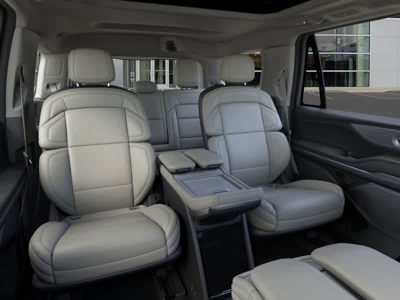 new 2025 Lincoln Navigator car, priced at $105,555