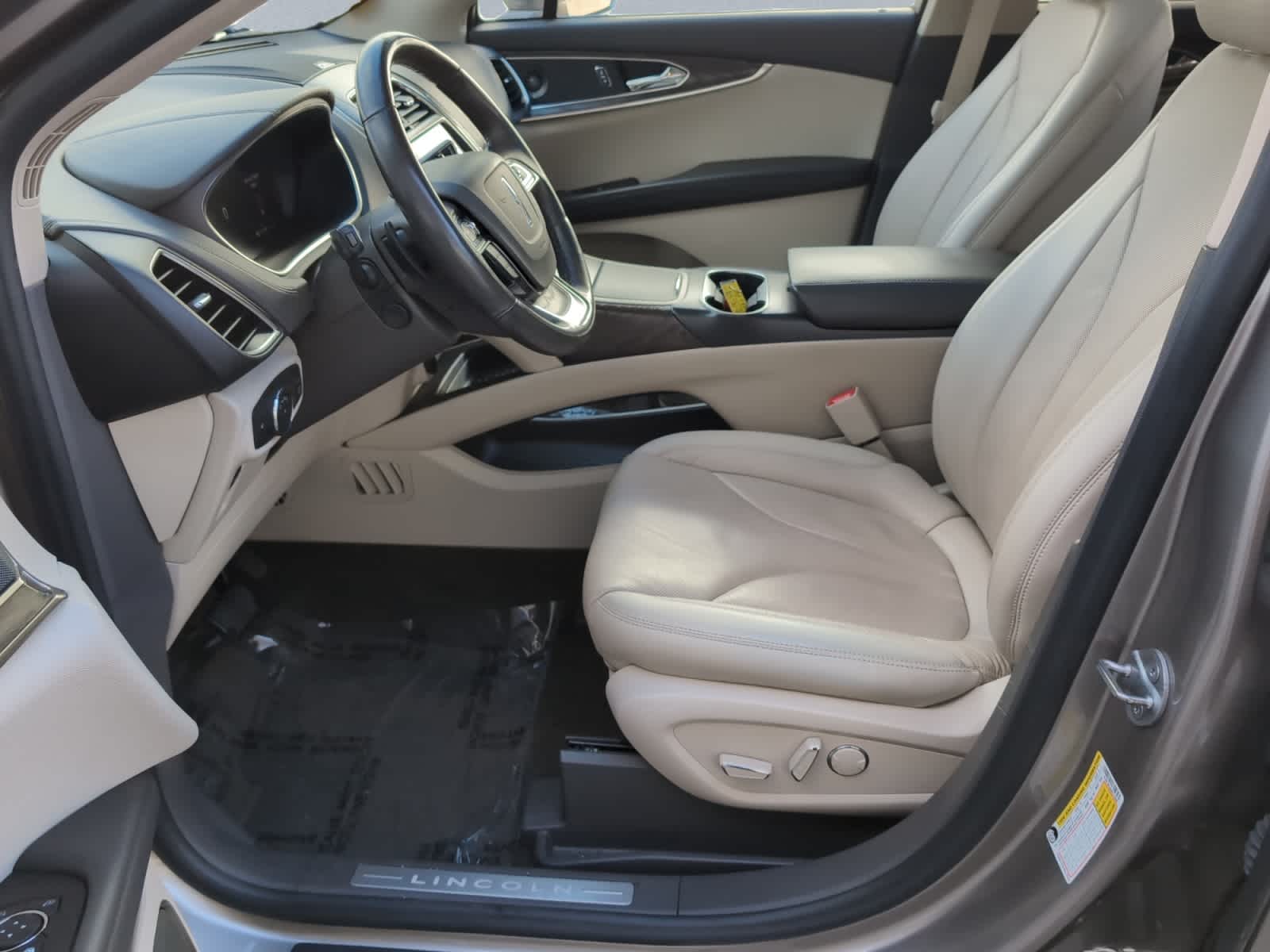 used 2019 Lincoln Nautilus car, priced at $25,998