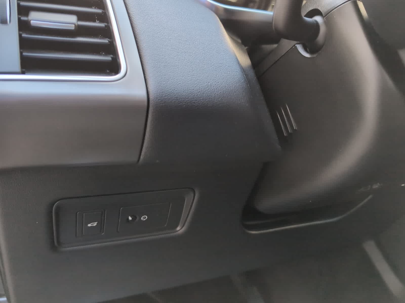 used 2018 Land Rover Range Rover Sport car, priced at $22,898