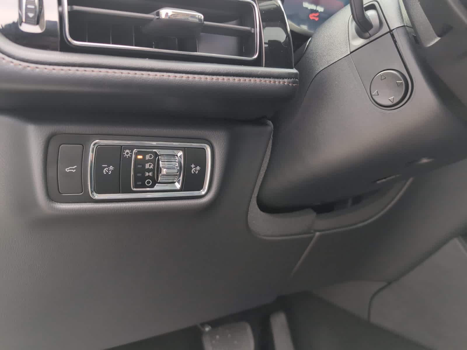 used 2024 Lincoln Aviator car, priced at $65,998