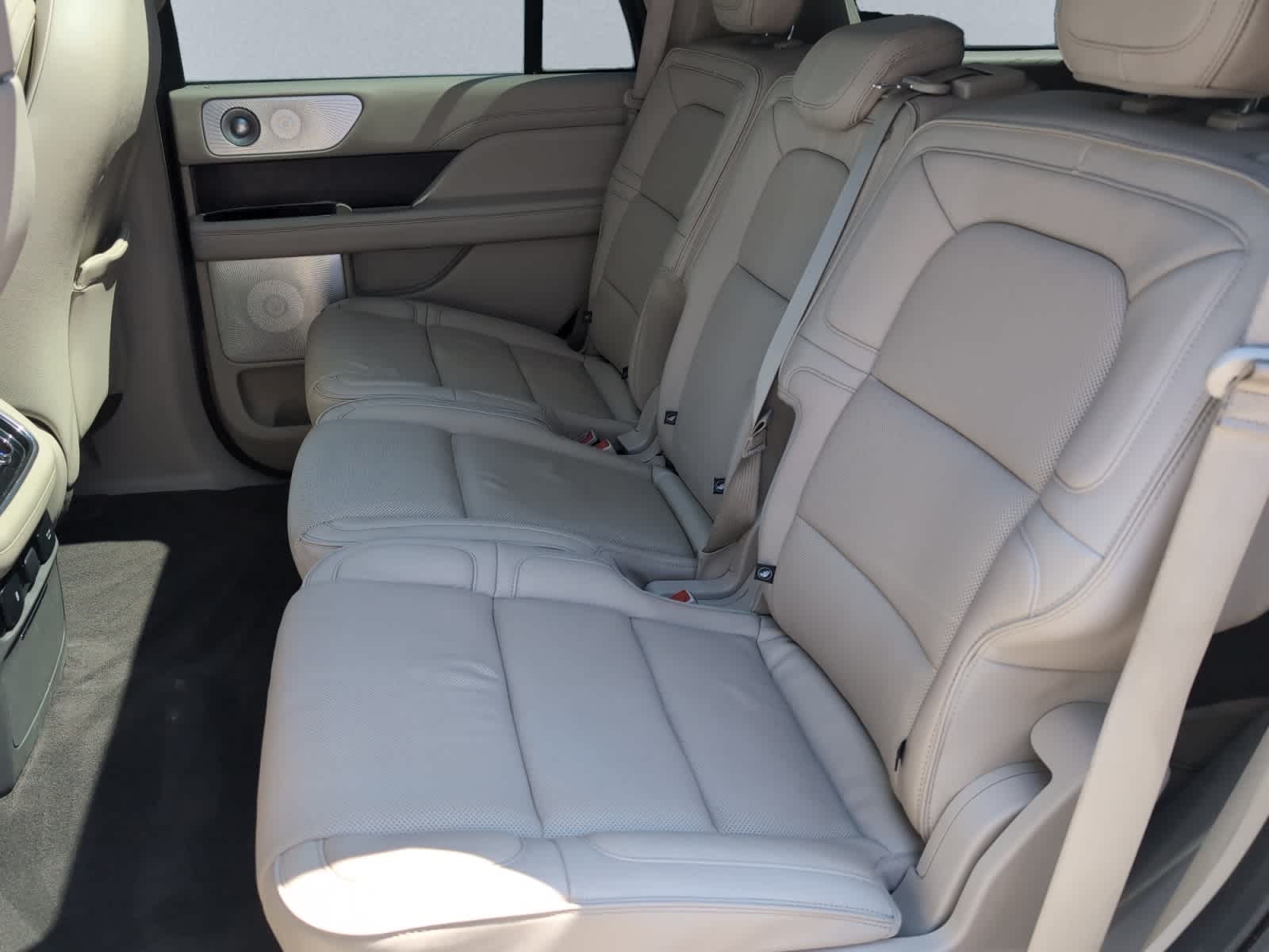 used 2019 Lincoln Navigator car, priced at $41,998