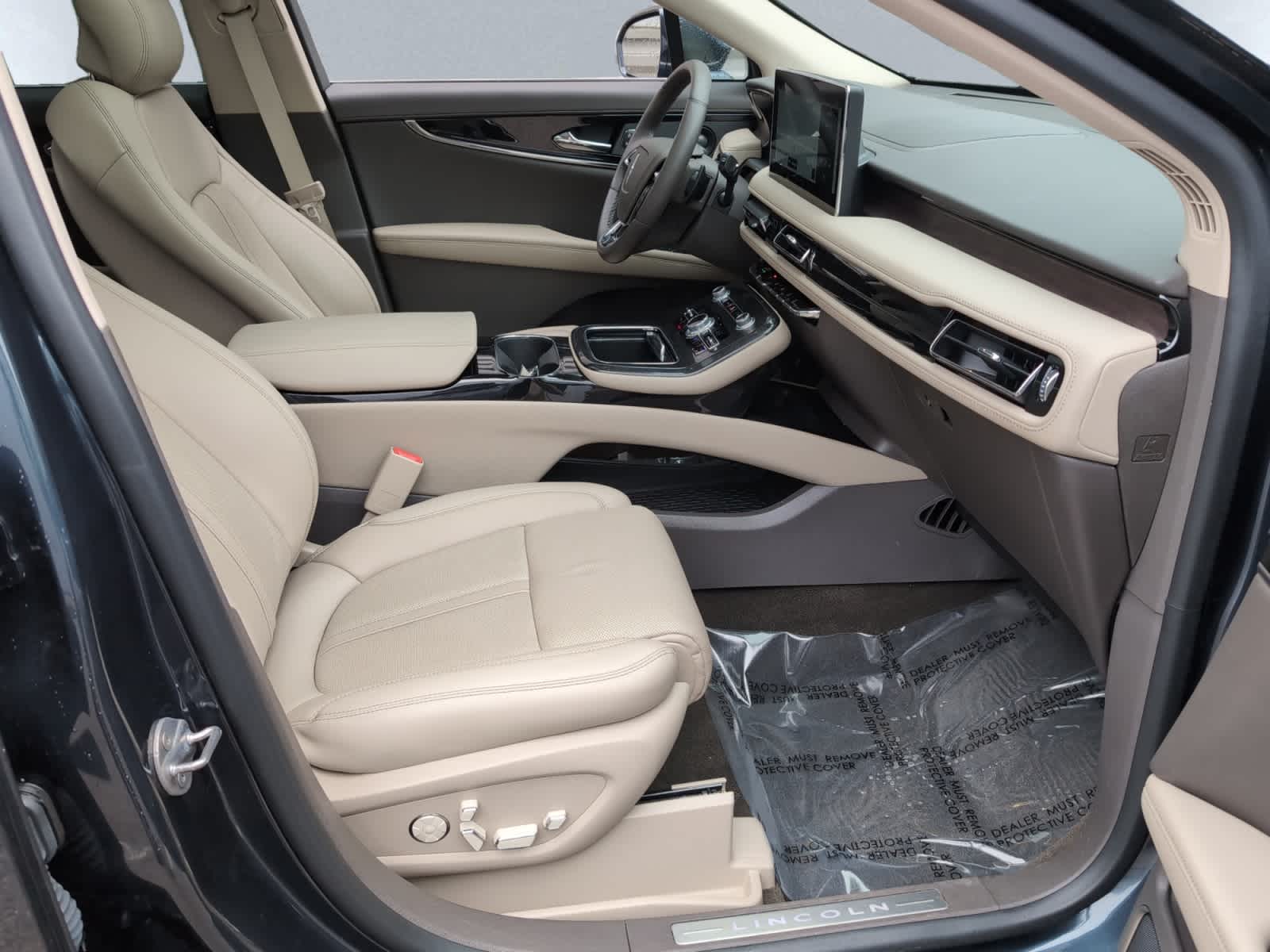 used 2023 Lincoln Nautilus car, priced at $42,998
