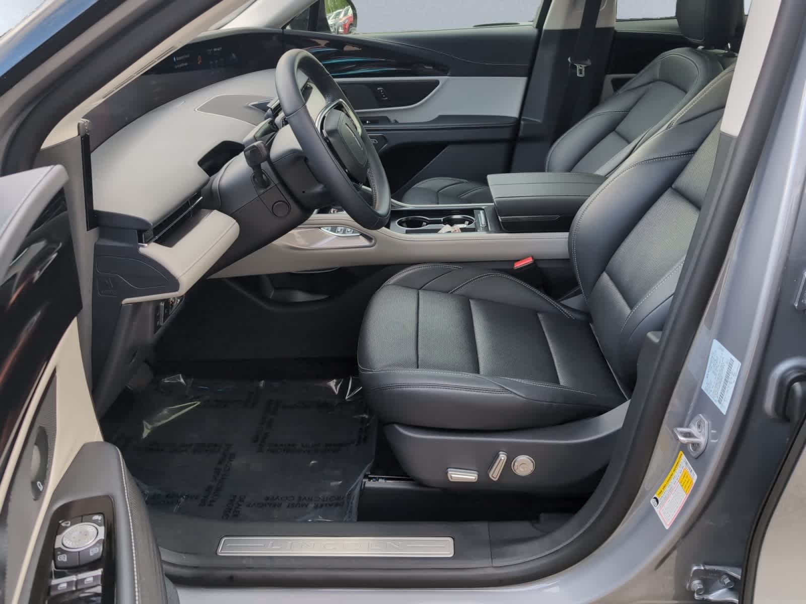 used 2025 Lincoln Nautilus car, priced at $61,898