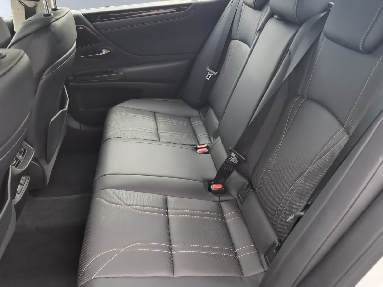 used 2021 Lexus ES 300h car, priced at $32,998